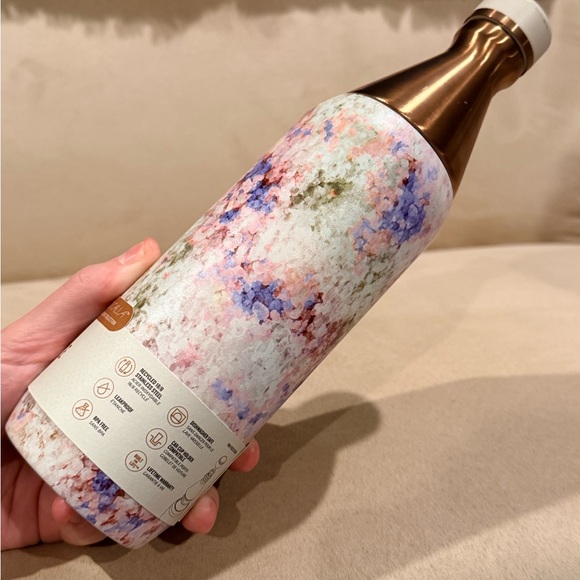Stanley x Calia 20-Ounce All Day Slim Bottle in a Floral Design - Picture 4 of 4